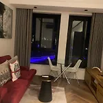Bridgewater One Luxury Apartment